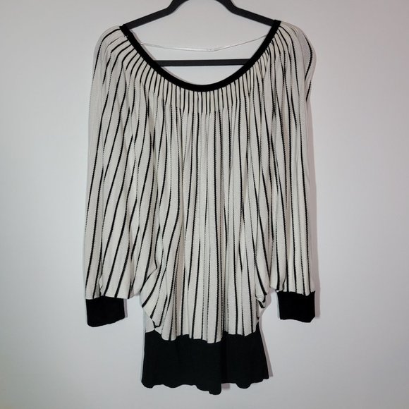 ONE7SIX Sweater Top Size XL - Picture 1 of 7